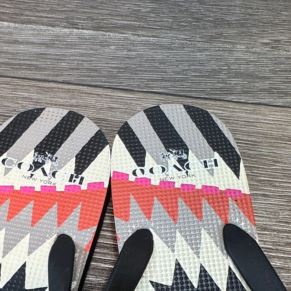 Coach Black and Yellow Geometric Flip Flops woman’s 7 (j23)